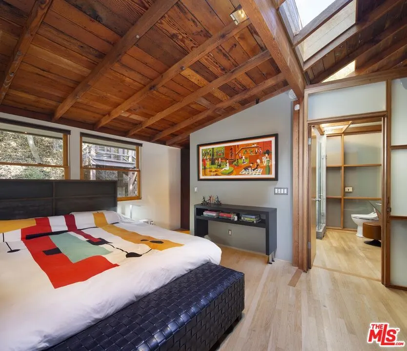 10335 Oletha Lane, Los Angeles, California 90077 home-pic-12